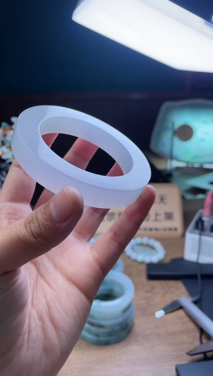 【闪购商品】定制翡翠手镯未镶嵌定制