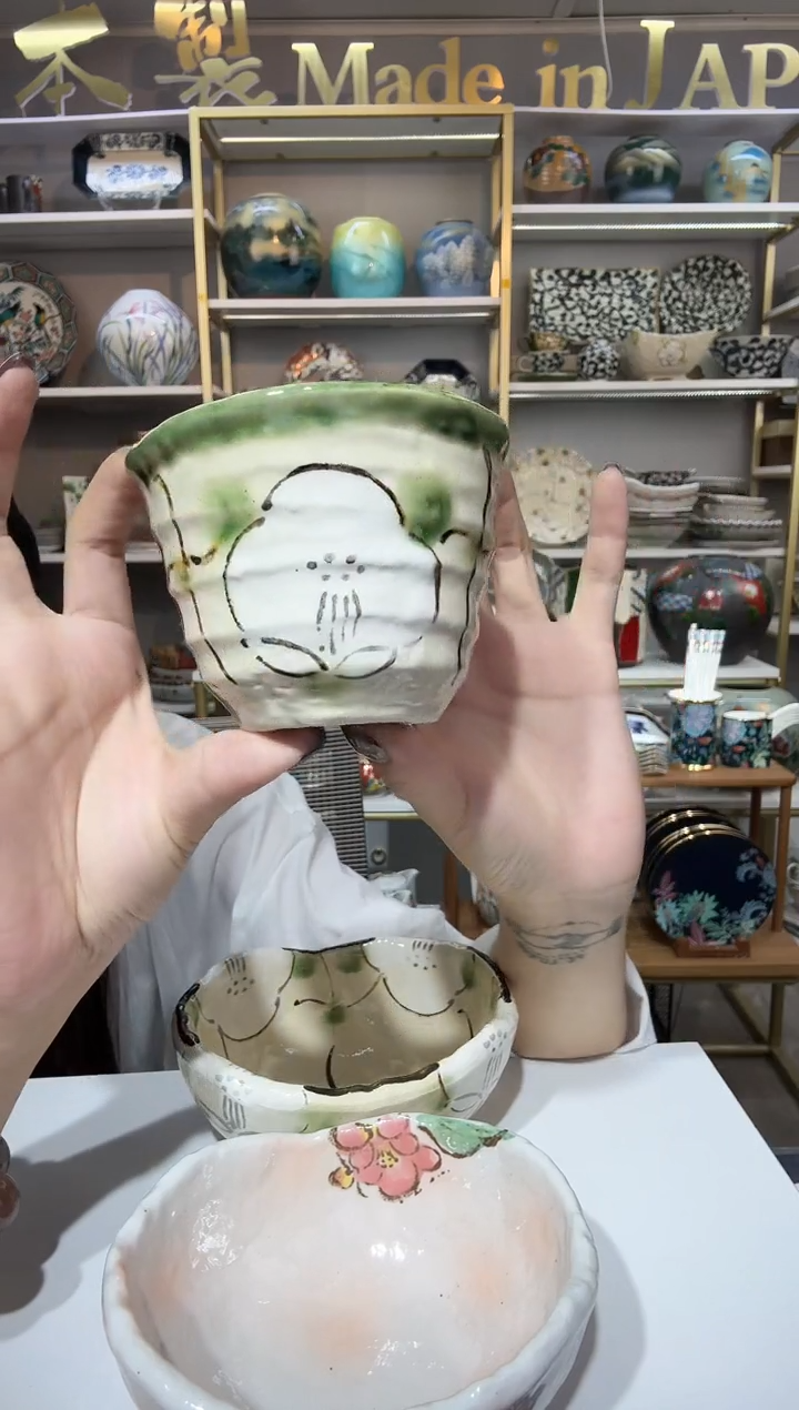 陶瓷白色山茶花茶杯一只