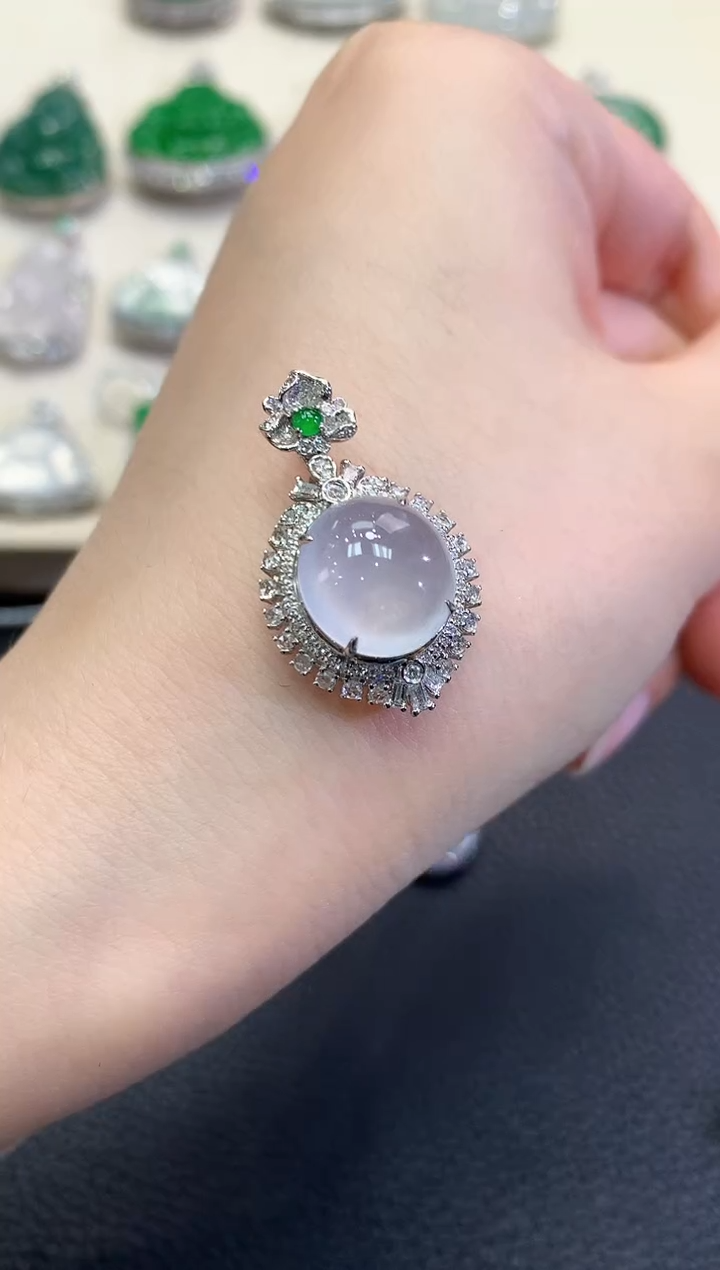 翡翠18K金镶嵌吊坠(不含链)春日珠宝 B71