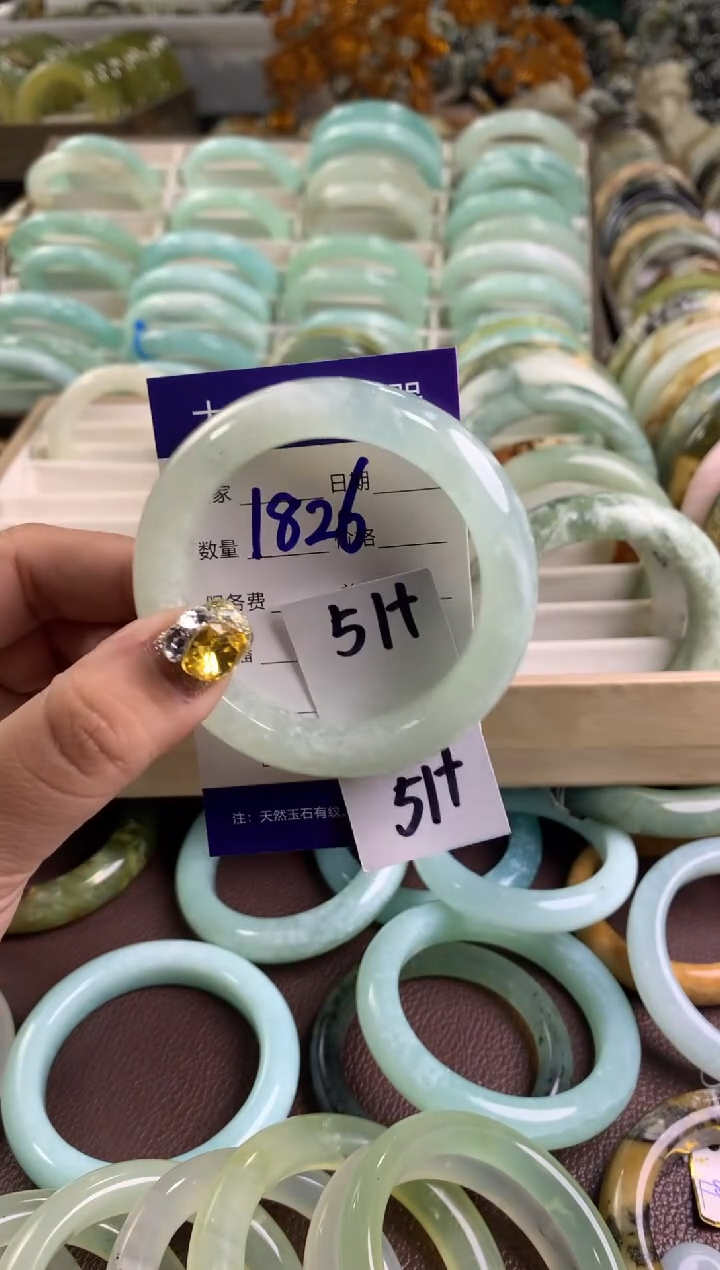 【闪购商品】蛇纹石玉手镯未镶嵌1826