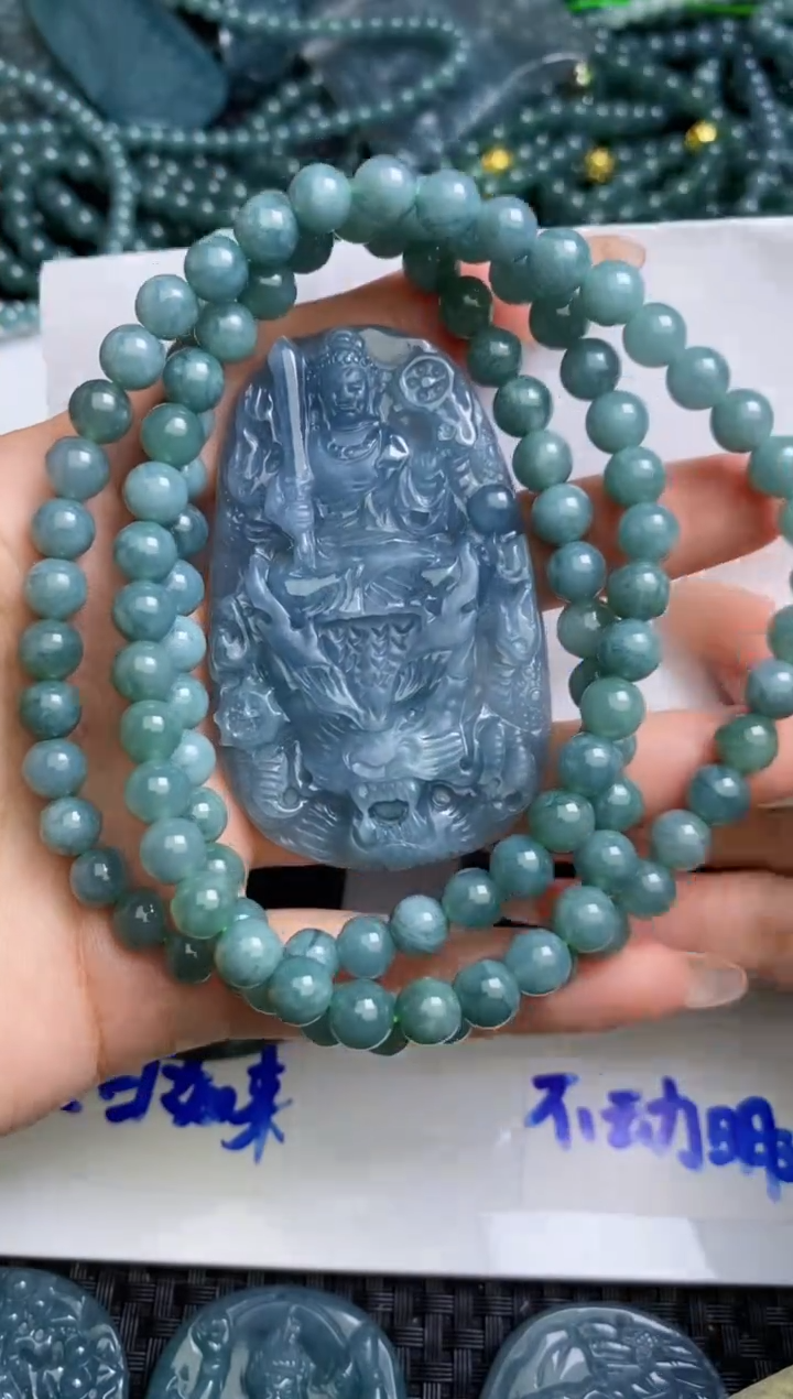 【闪购商品】翡翠颈饰未镶嵌         1