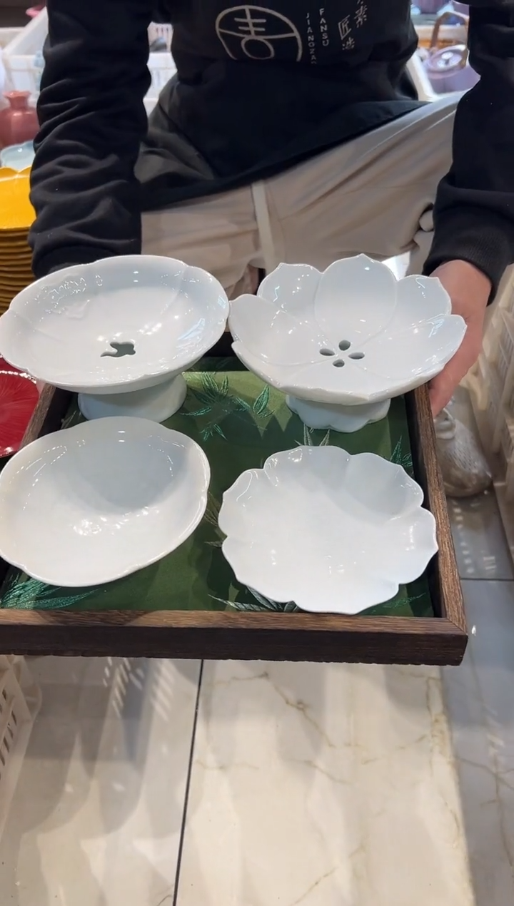 瓷片陶微瑕商品 介意勿拍 【带托盘 】