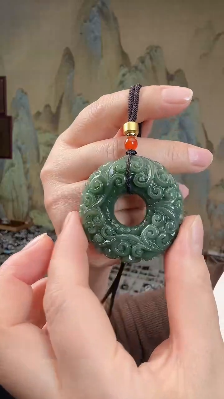 颈饰未镶嵌和田玉.