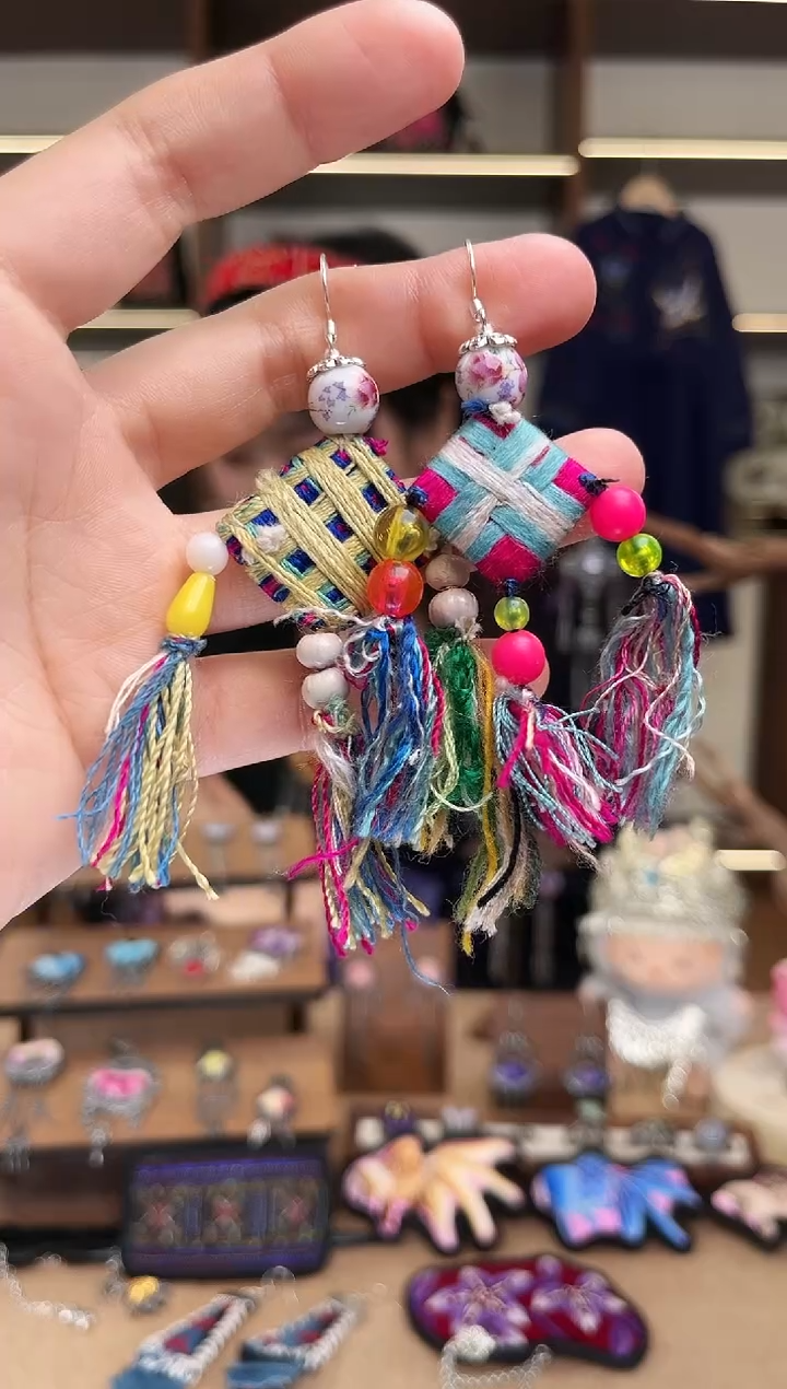 织绣小*头1833黔东南苗族刺绣