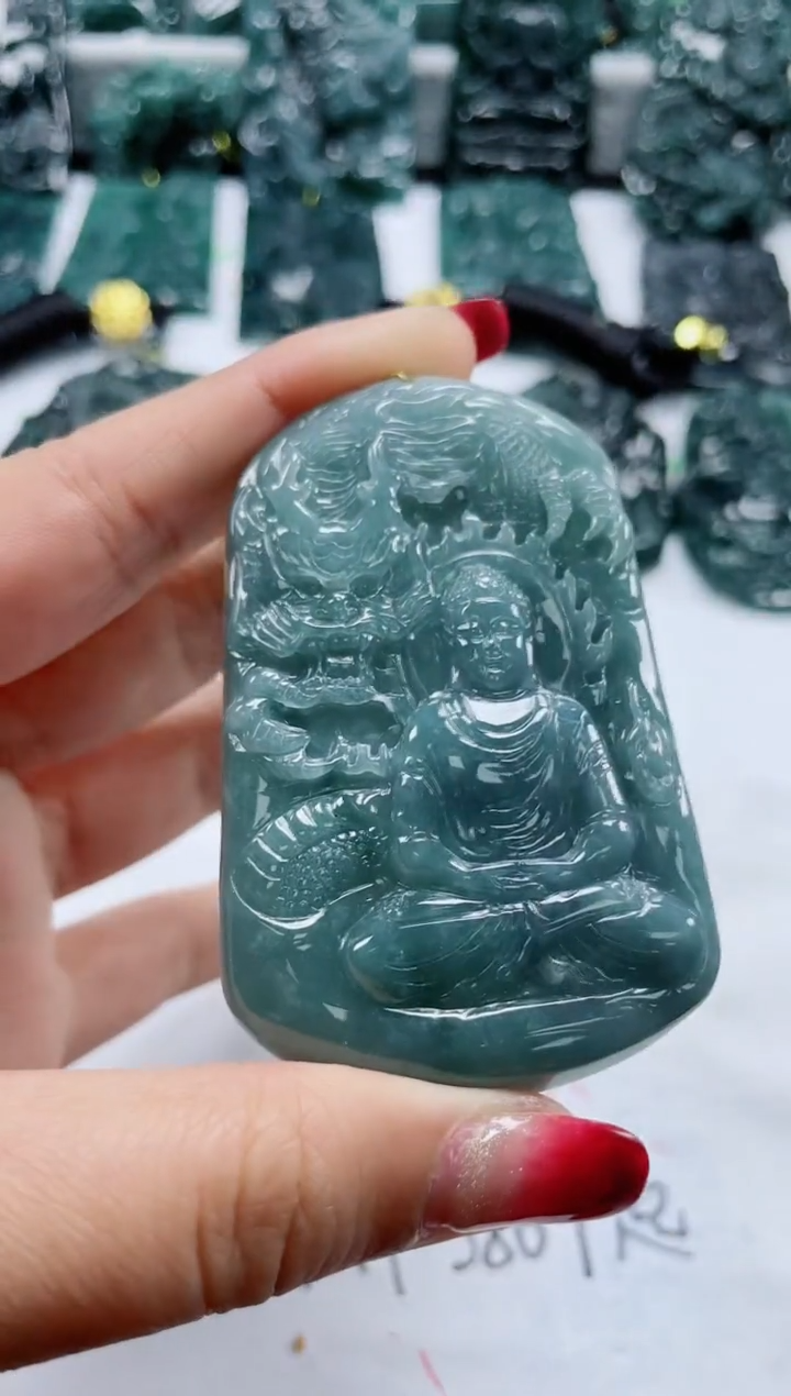 【闪购商品】翡翠颈饰未镶嵌