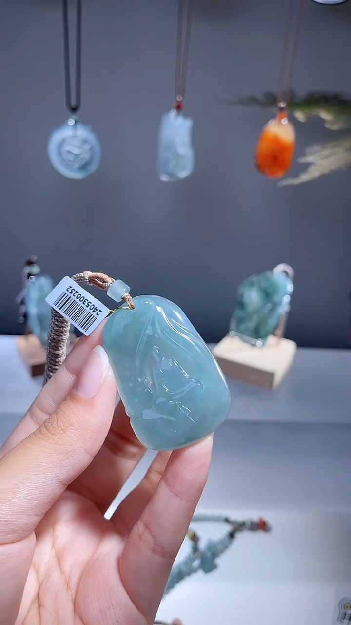颈饰未镶嵌翡翠悟道