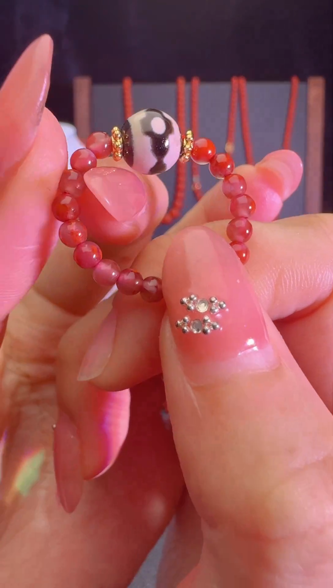 【闪购商品】南红玛瑙戒指未镶嵌。