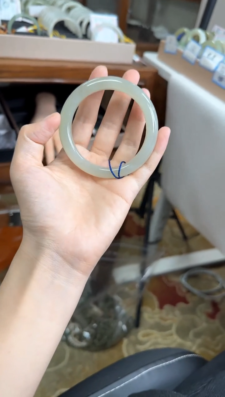 未镶嵌手镯和田玉56