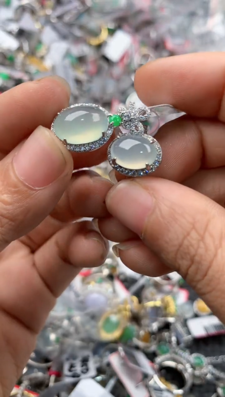 银S925镶嵌戒指翡翠666          3