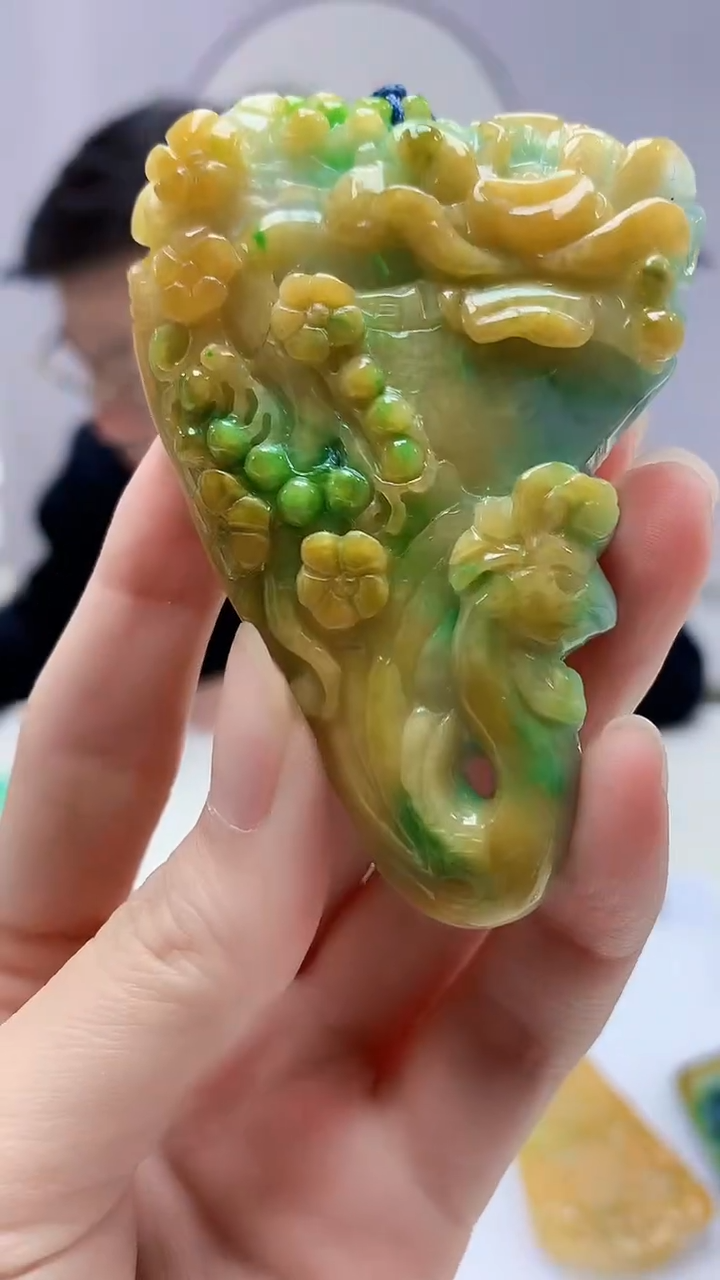 【闪购商品】定制翡翠未镶嵌5152zm-毛货挂件160