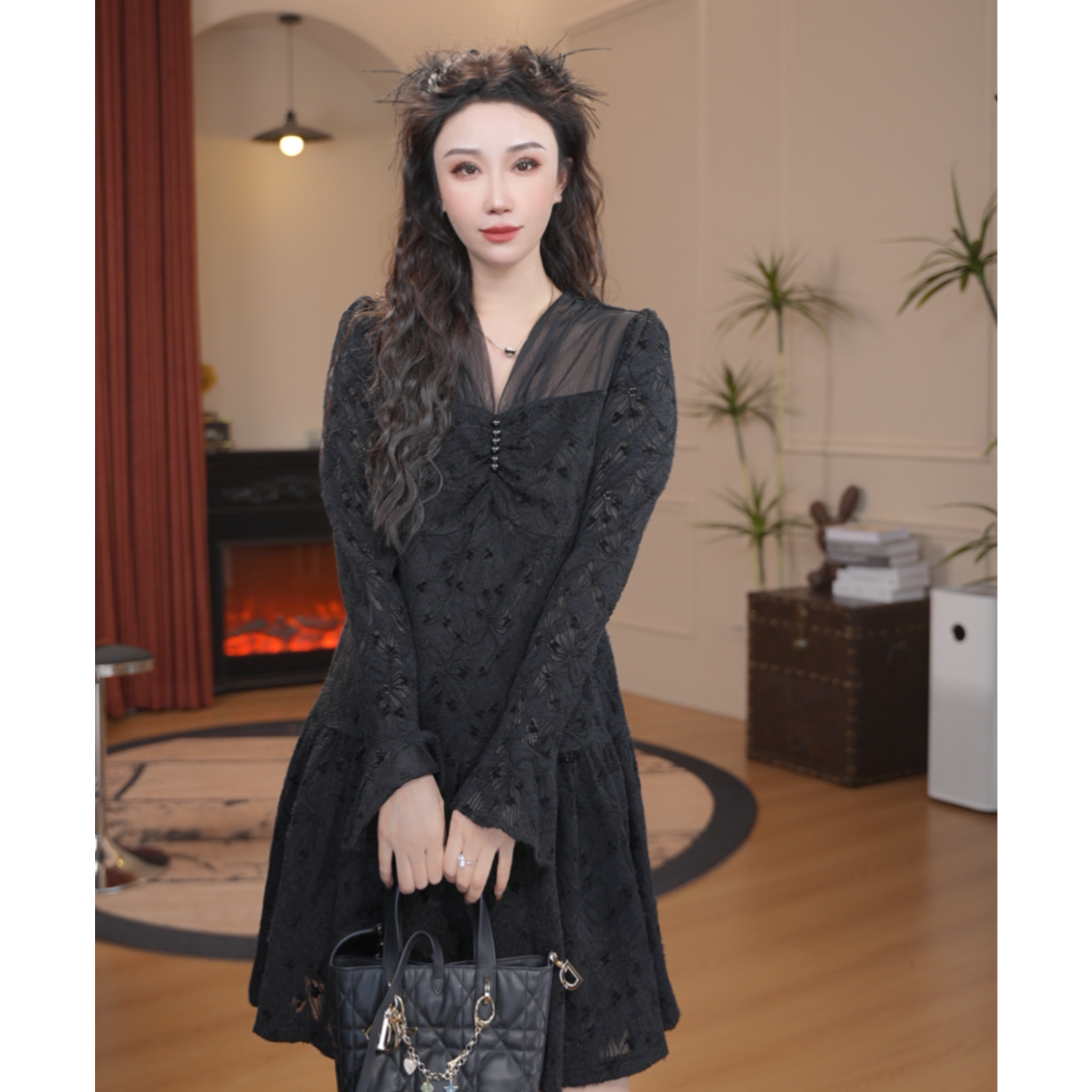 JR·雪姐·浓情午夜-91351 高级感V领性感蕾丝微透连衣裙