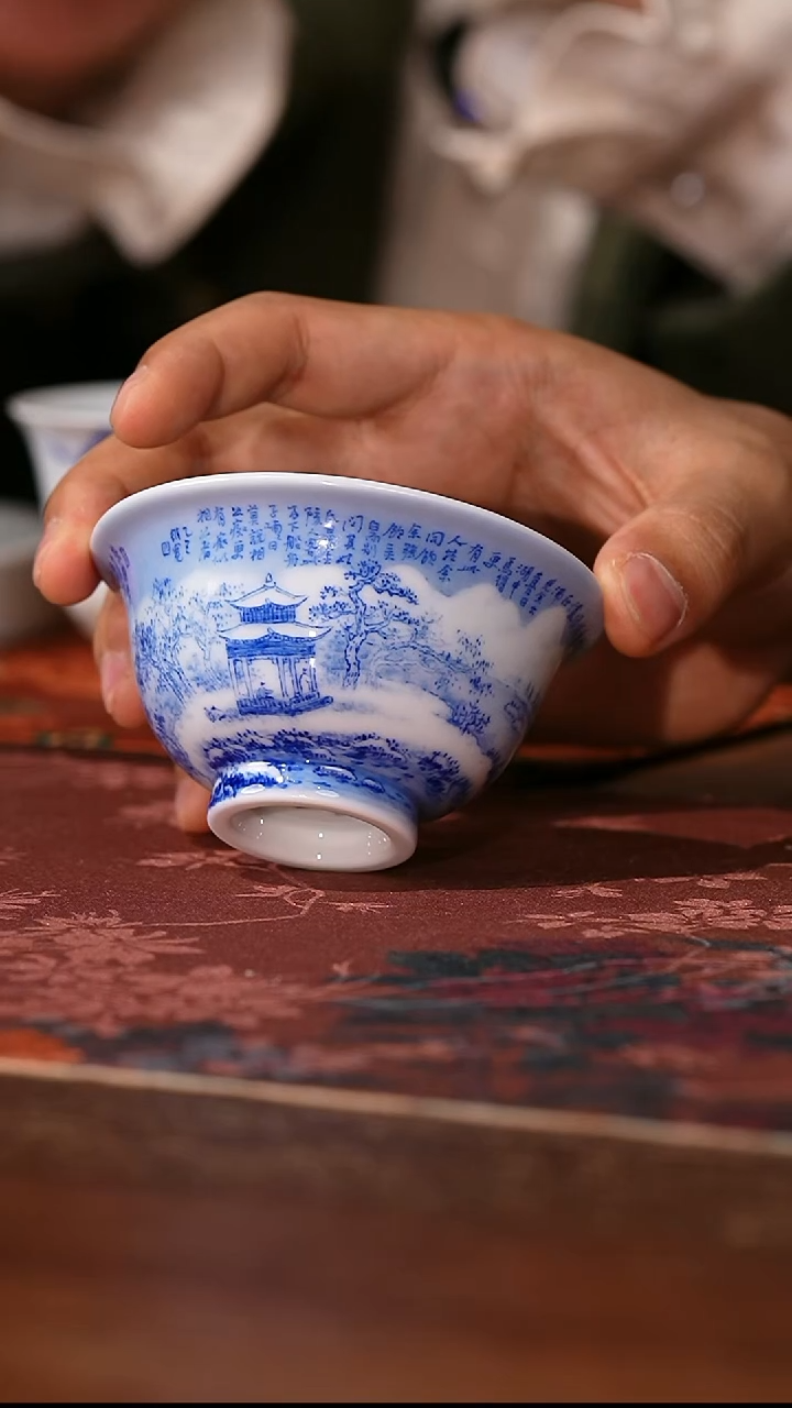 瓷姑娘-小桥窑湖心亭题材