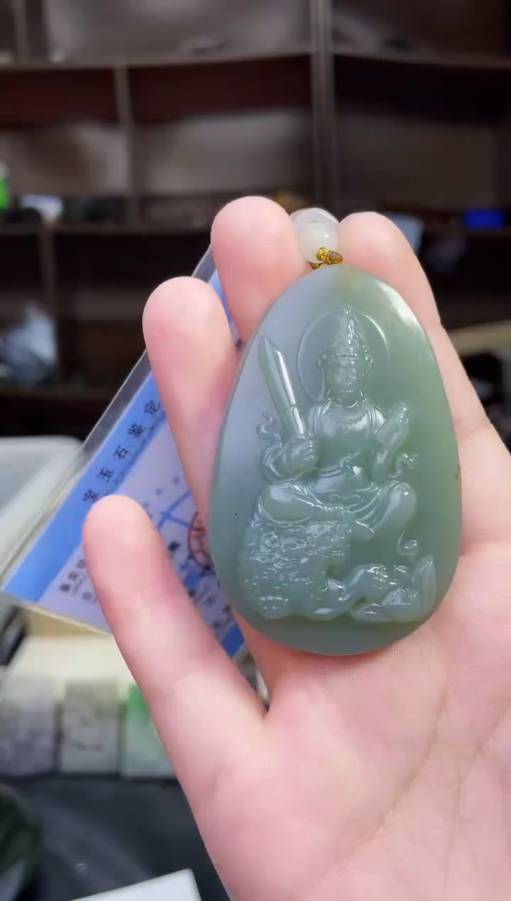 和田玉未镶嵌颈饰1