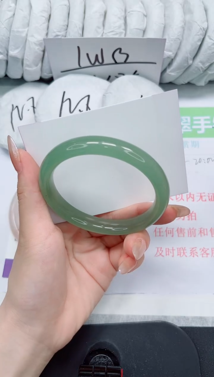 石英质玉手镯未镶嵌52-60