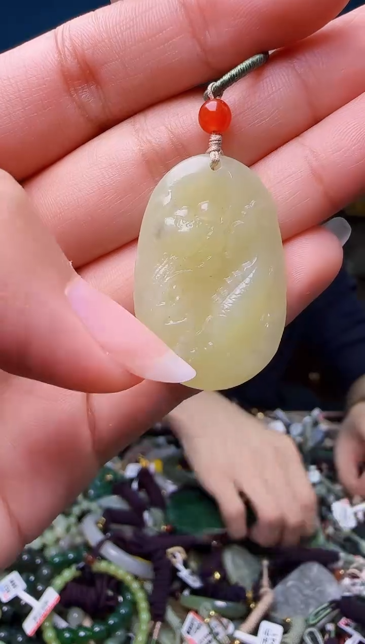 颈饰未镶嵌和田玉1