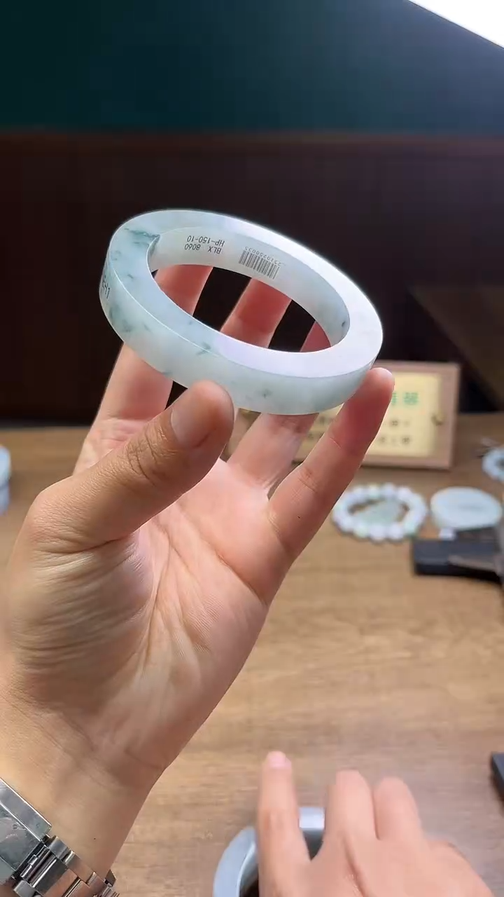 未镶嵌手镯定制翡翠萍**逢定制