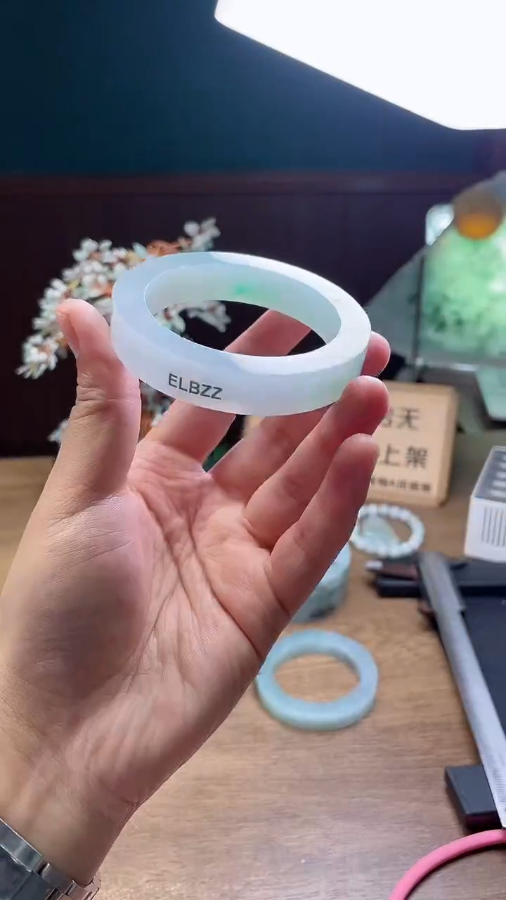 定制翡翠手镯未镶嵌定制