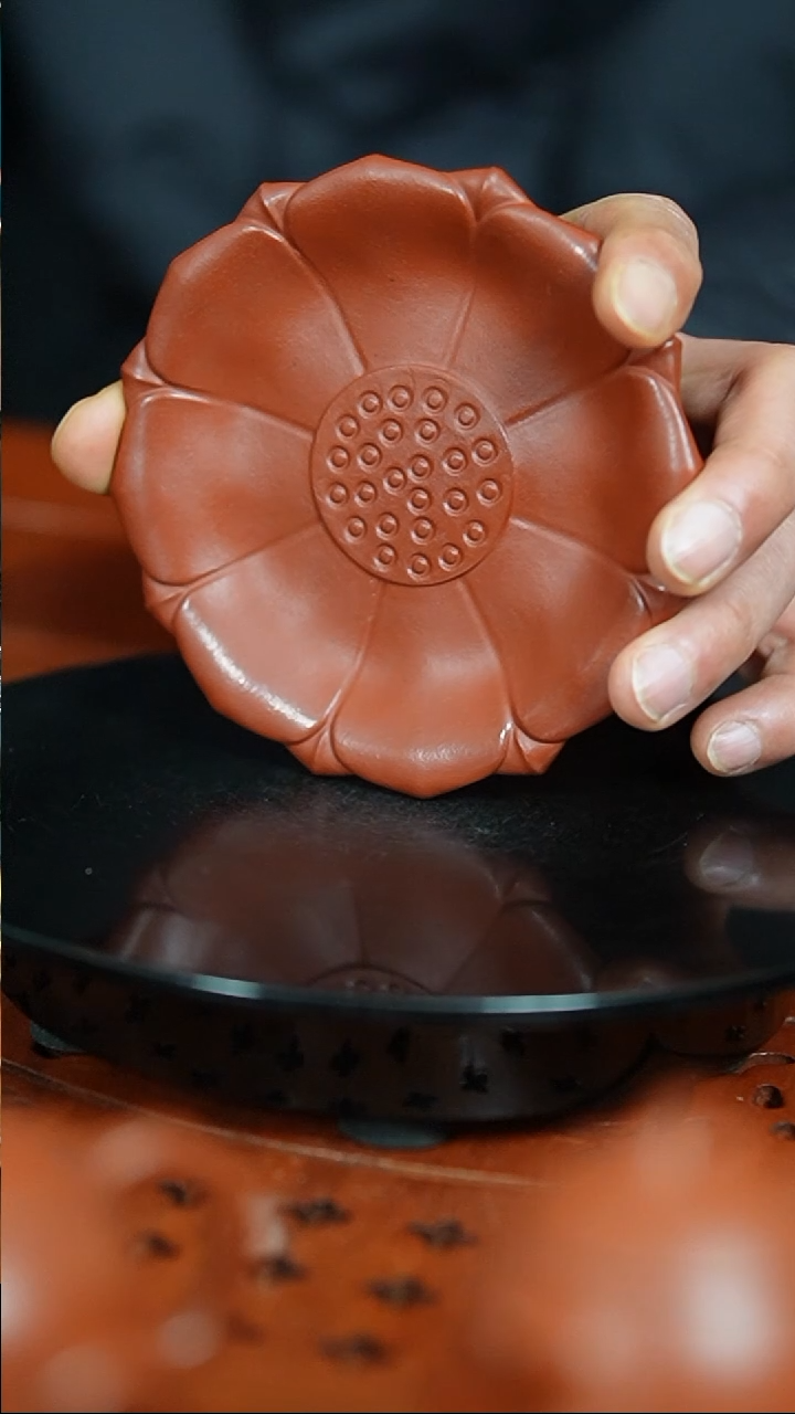 【闪购商品】紫砂茶宠朱泥刻绘莲蓬壶承薄胎