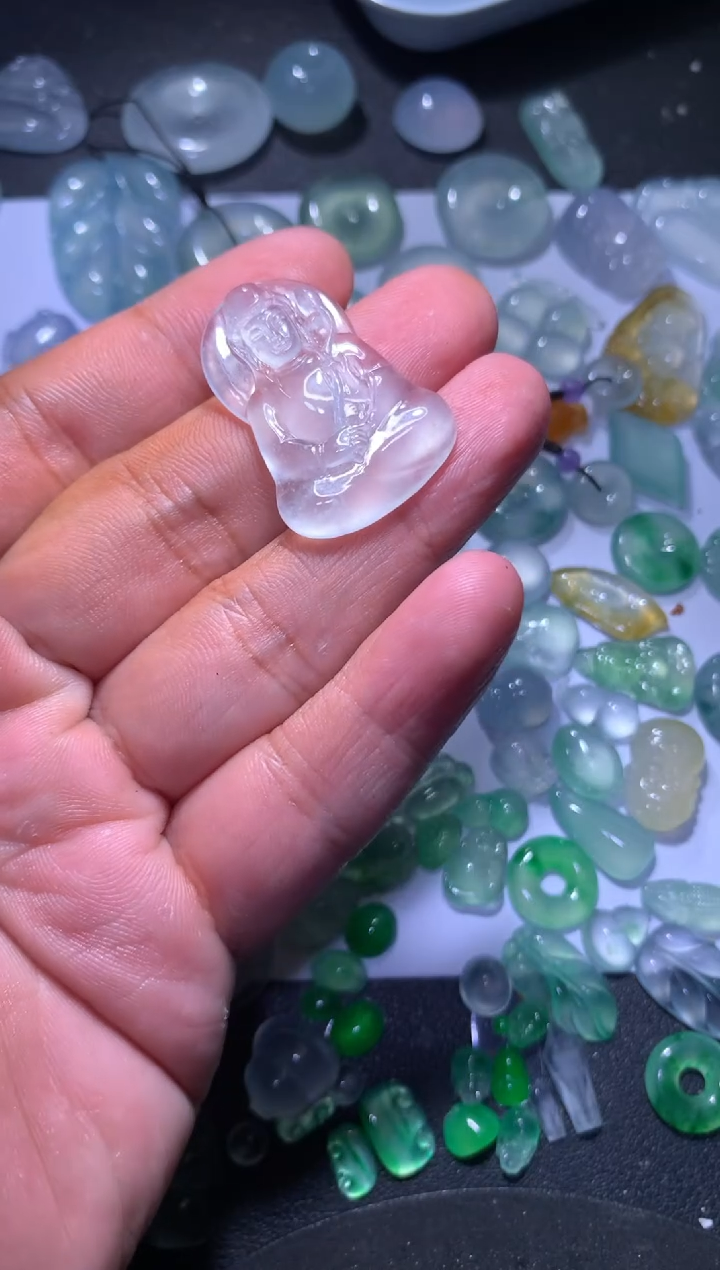 【闪购商品】翡翠颈饰未镶嵌观音