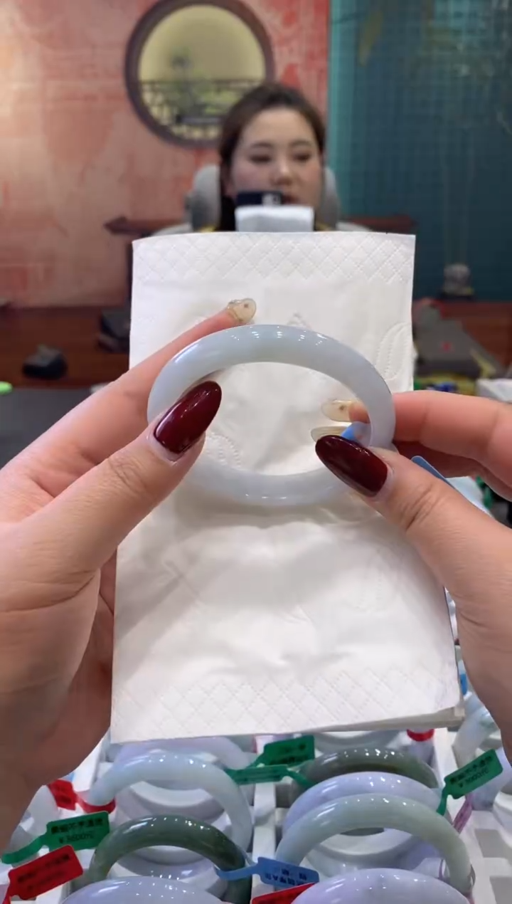 【闪购商品】翡翠手镯未镶嵌多人0017933