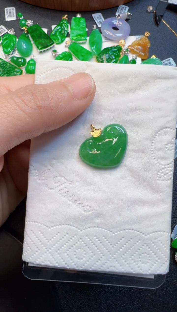 【闪购商品】翡翠吊坠(不含链)18K金镶嵌980
