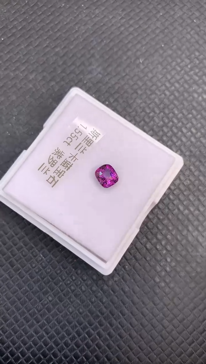 【闪购商品】蓝宝石裸石未镶嵌天然无烧紫色蓝宝