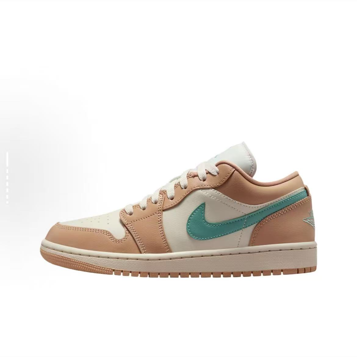 NIKE/耐克 AJ1 低帮 休闲篮球鞋 女款 DC0774130
