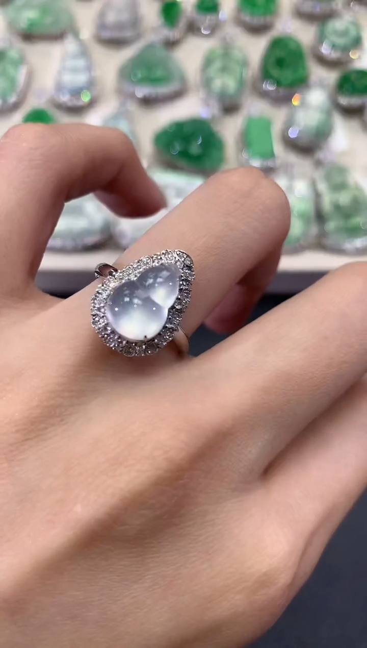 【闪购商品】翡翠戒指18K金镶嵌q73     