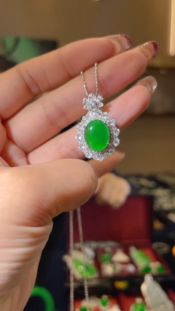 【闪购商品】翡翠吊坠(不含链)银S925镶嵌天然翡翠A货