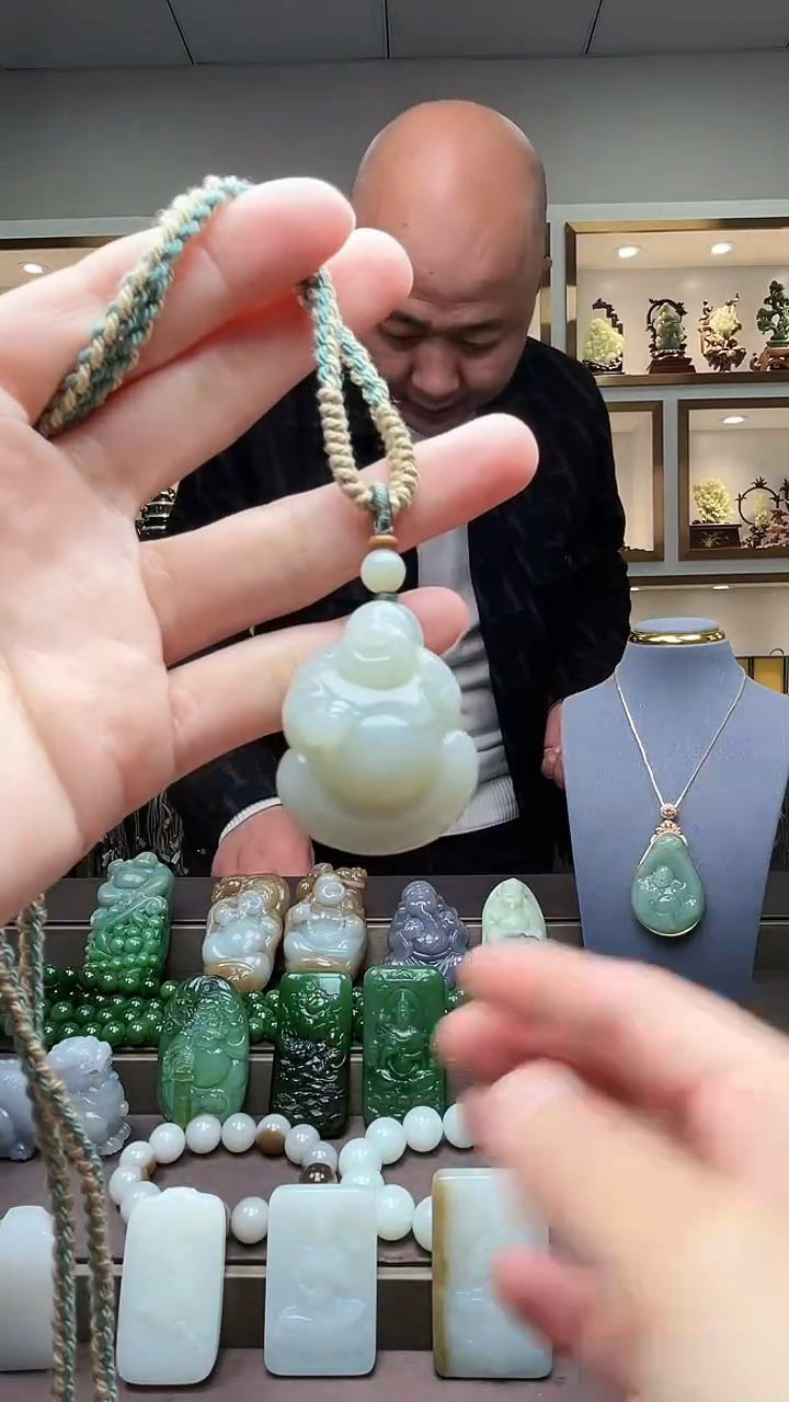 【闪购商品】和田玉颈饰未镶嵌苏