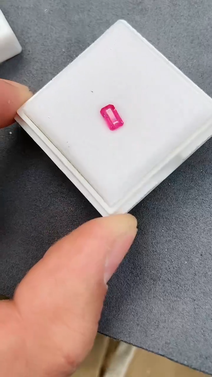 【闪购商品】尖晶石裸石未镶嵌0.72