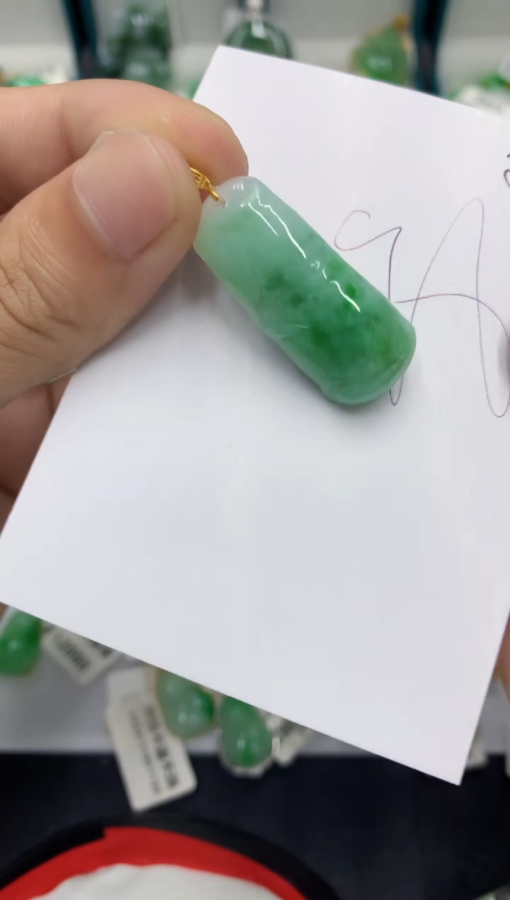 【闪购商品】翡翠颈饰18K金镶嵌翡翠