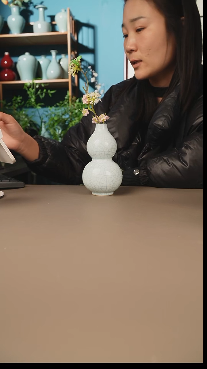 月白葫芦瓶          