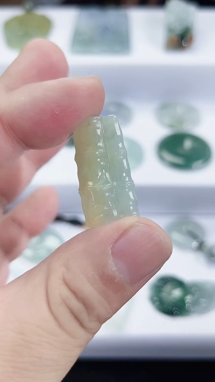 颈饰未镶嵌翡翠天然缅甸A货翡翠     小竹节