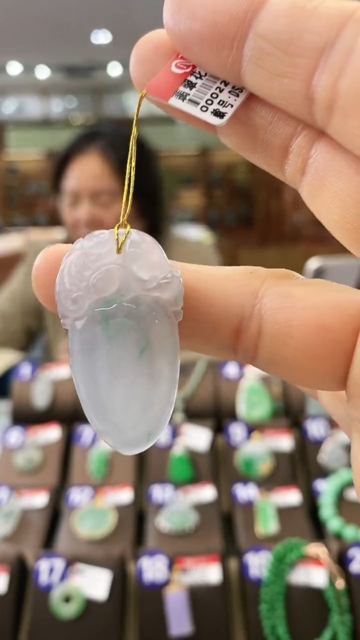 【闪购商品】翡翠颈饰未镶嵌福瓜