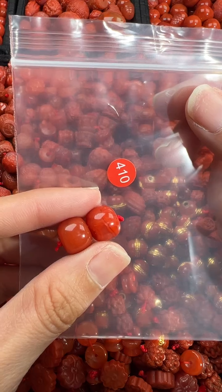 南红玛瑙未镶嵌颈饰1