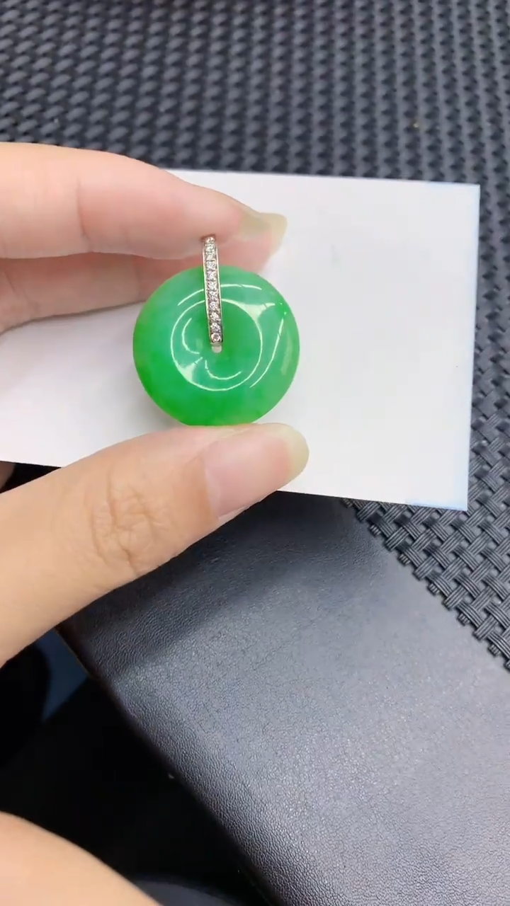 【闪购商品】翡翠颈饰18K金镶嵌            8