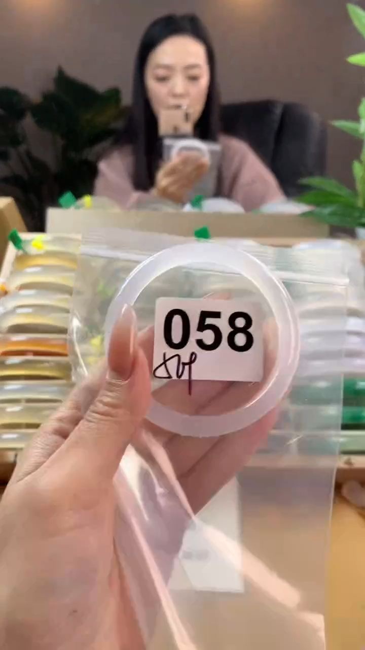 【闪购商品】玛瑙/玉髓手镯未镶嵌058