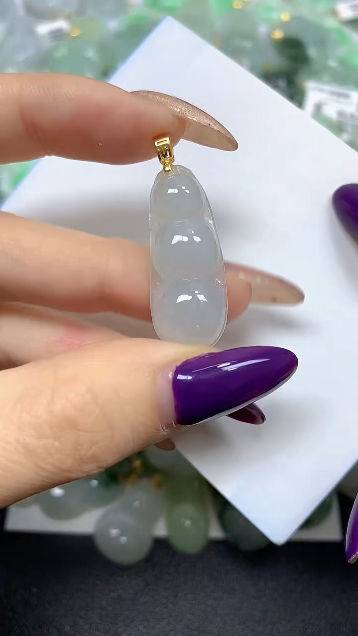 颈饰未镶嵌翡翠 