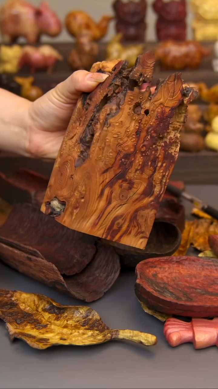 交趾黄檀（大红酸枝）扎**吉山杏笔筒调正挖深加工