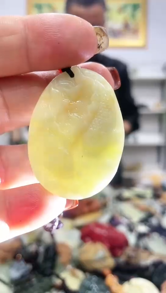 未镶嵌岫玉挂件 