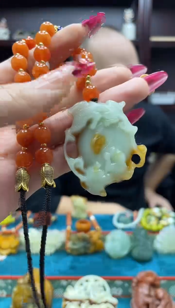 未镶嵌岫玉吊坠·