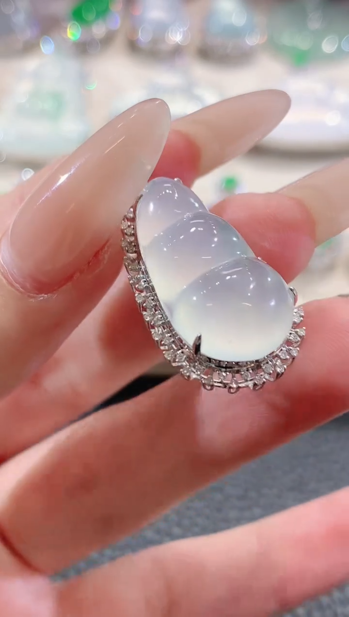 吊坠(不含链)18K金镶嵌翡翠D32