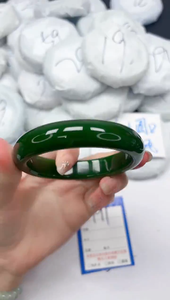 未镶嵌手镯石英质玉191/60.8