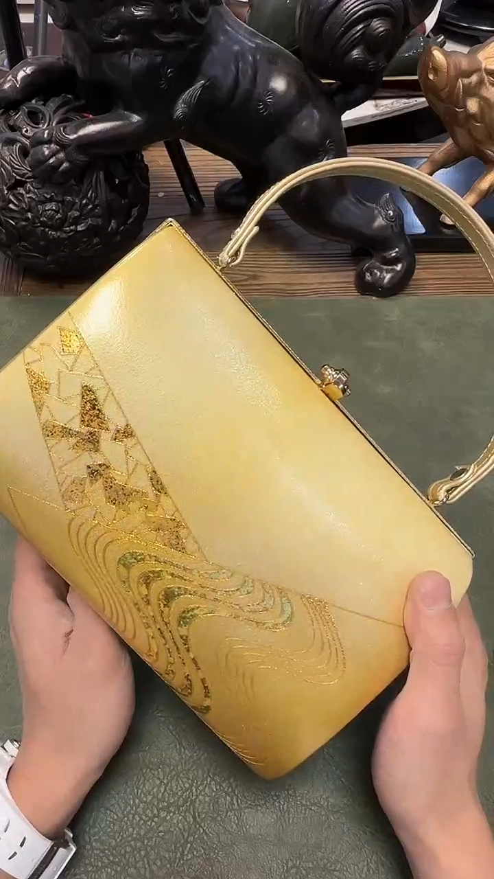 024·········皮包