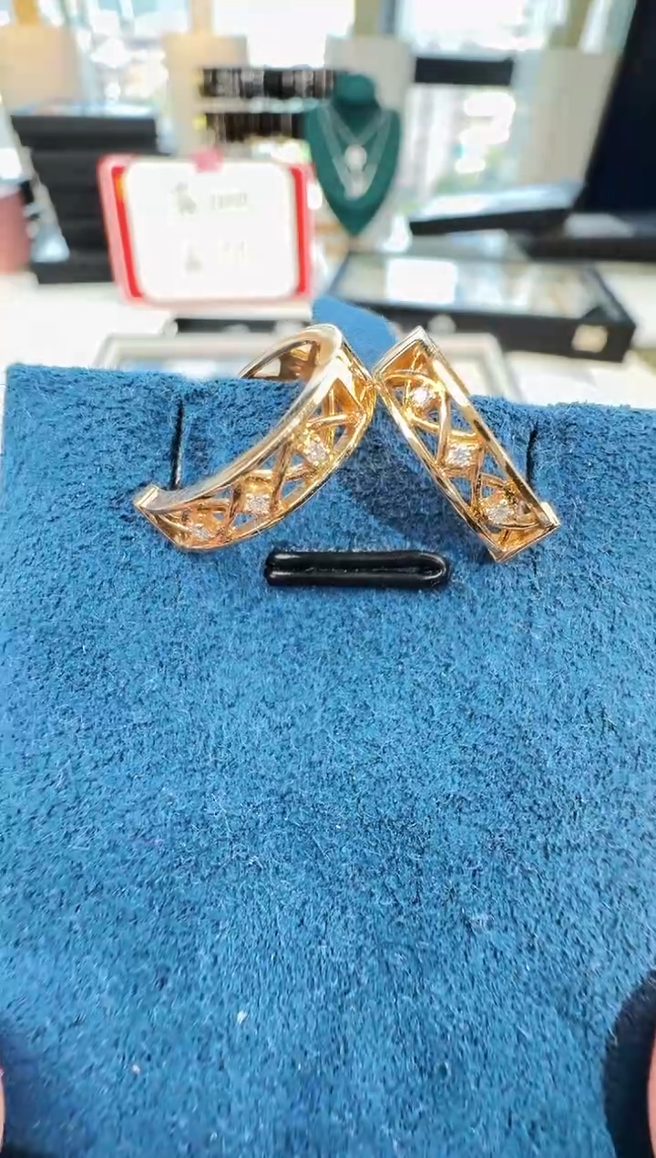 【闪购商品】钻石耳饰18K金镶嵌k玫耳饰4.56g