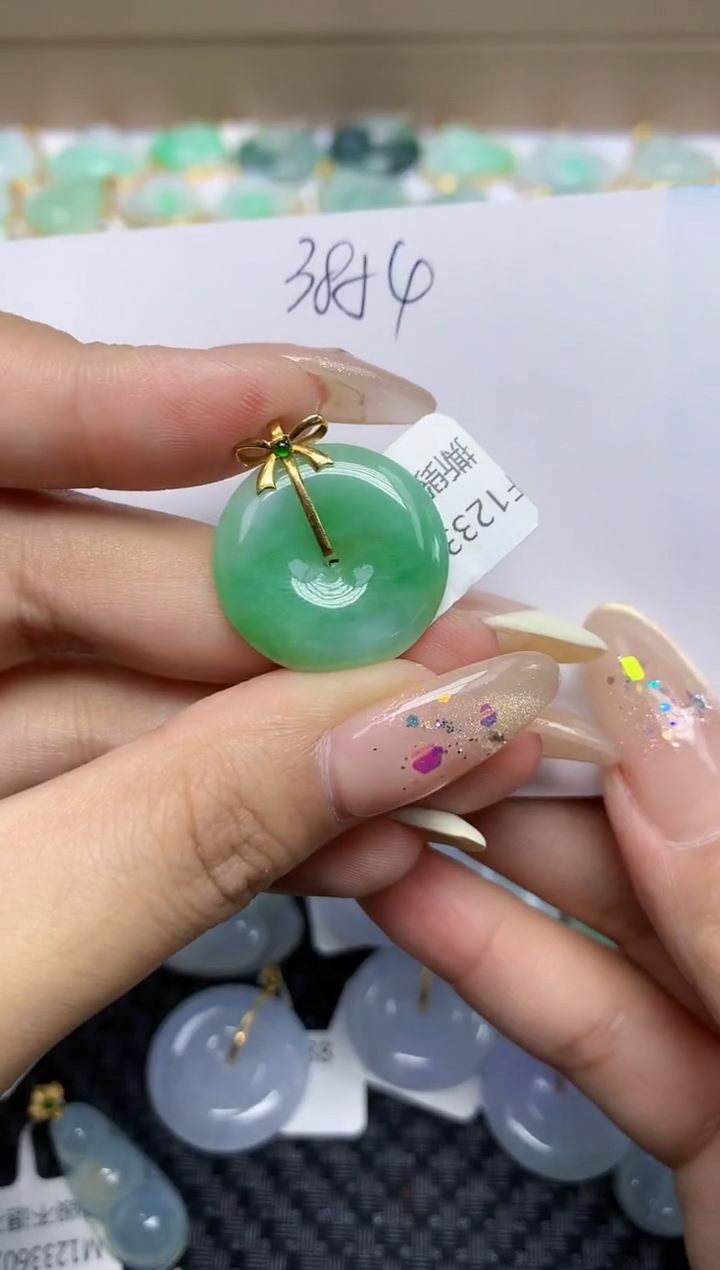 翡翠挂件18K金镶嵌天然翡翠A货 