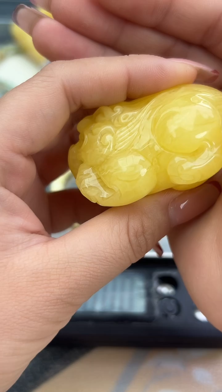 【闪购商品】琥珀裸石未镶嵌蜜蜡吊坠