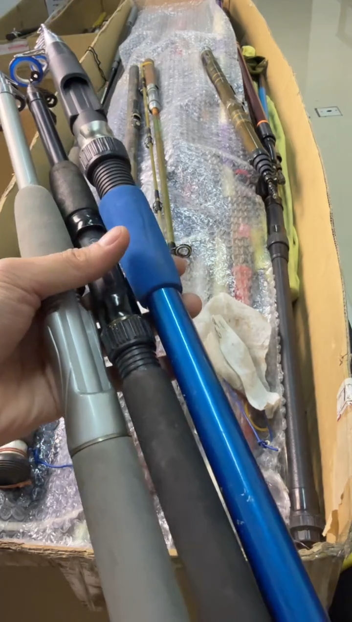 小*? 孤品微瑕， 以直播间为准  加 10元发顺丰