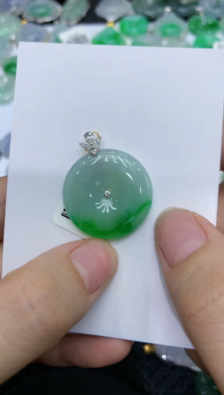 【闪购商品】翡翠颈饰18K金镶嵌111111111111